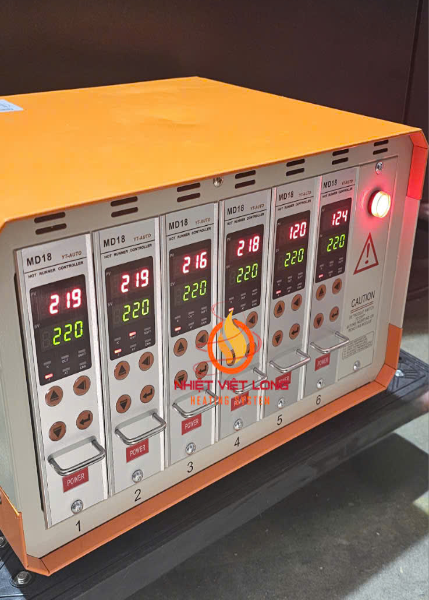 TỦ ĐIỀU KHIỂN NHIỆT ĐỘ KHUÔN 4 CỔNG