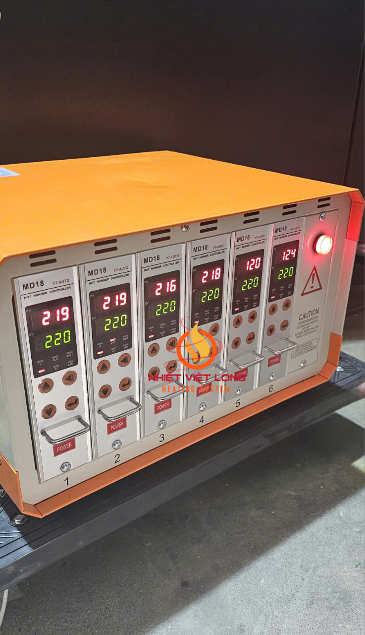 TỦ ĐIỀU KHIỂN NHIỆT ĐỘ KHUÔN 4 CỔNG